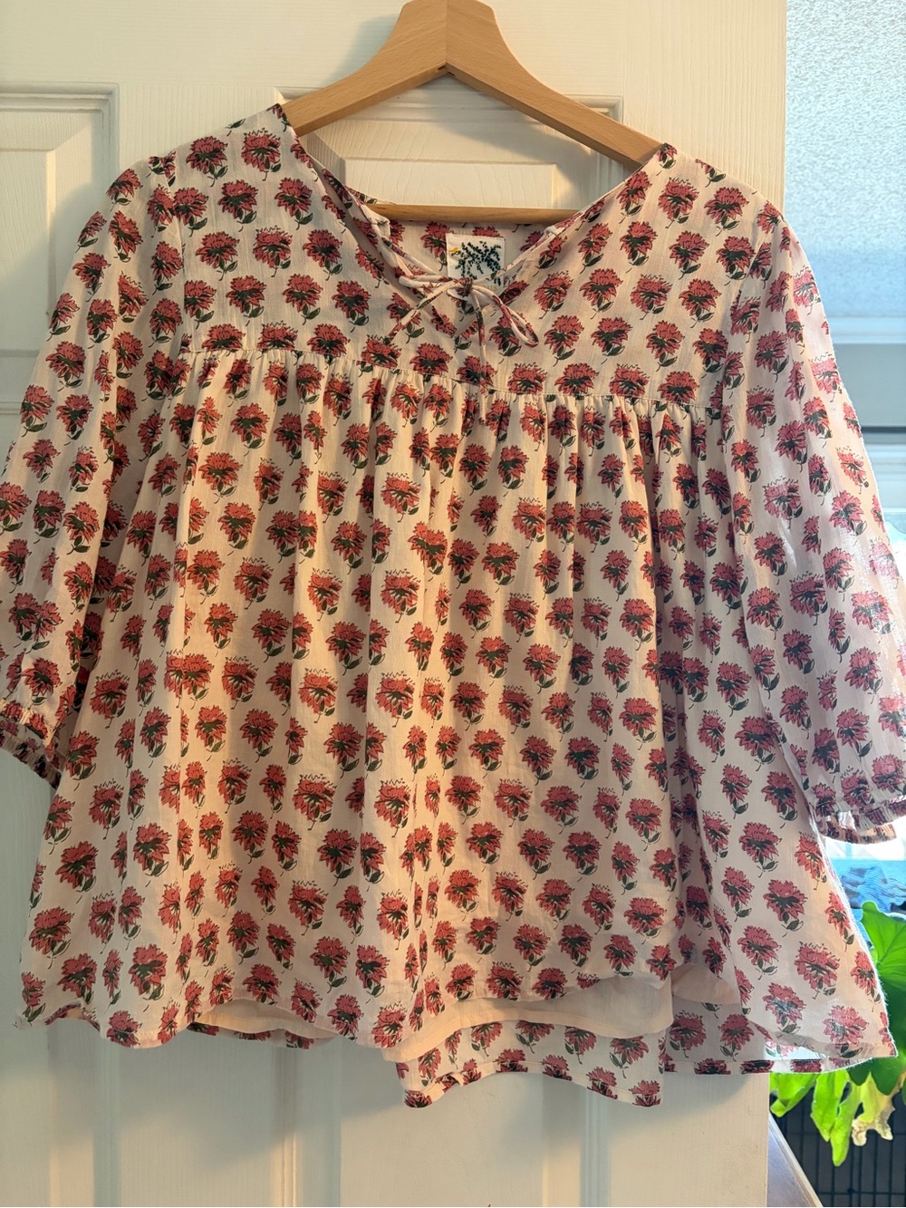 Called to Surf
Women’s Floral Peasant Blouse - M